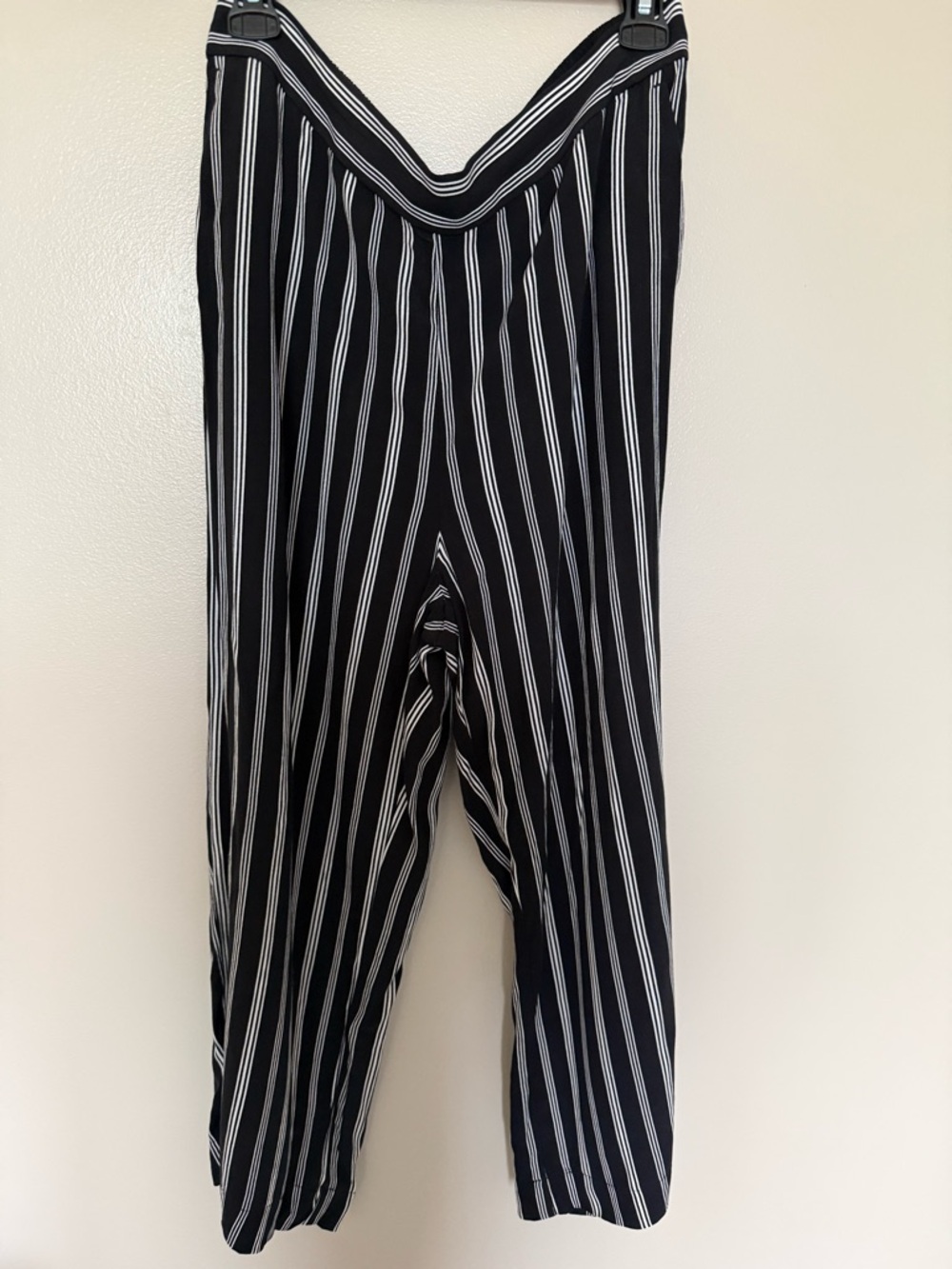 Striped Black and White Wide Leg Pull-On Capri Pants